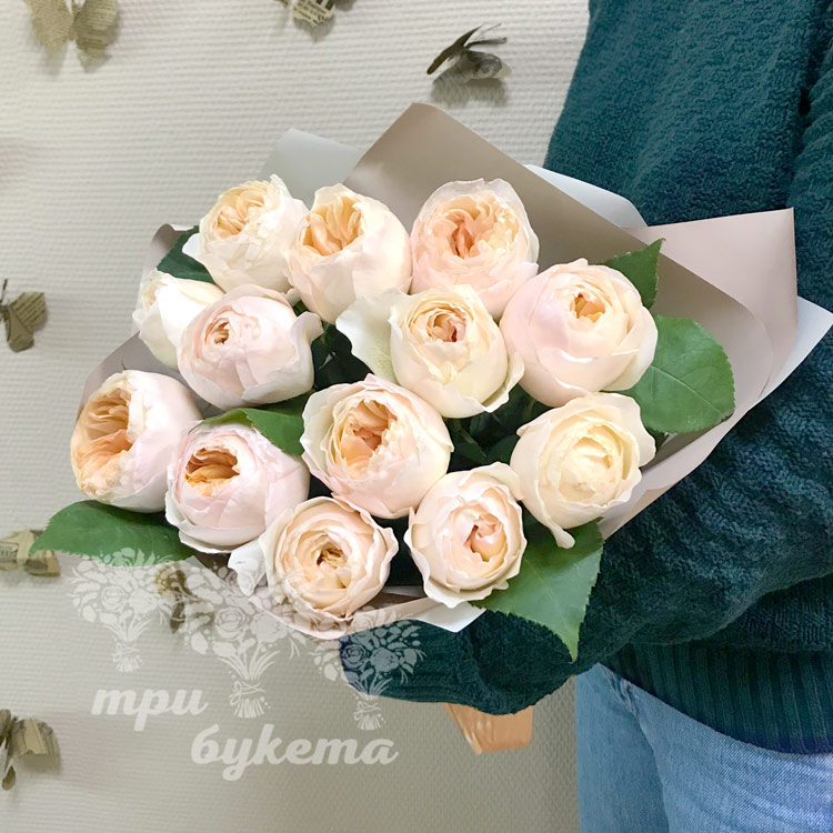 Пионовидные розы в крафте