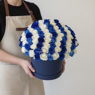 101 синяя и белая роза в коробке 101 синяя и белая роза в коробке