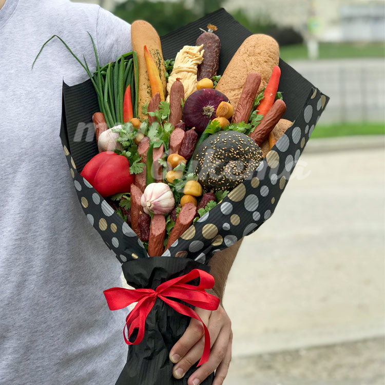 Букет из колбасок и багета