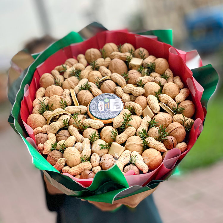 Композиция из орехов и меда (вид сверху)