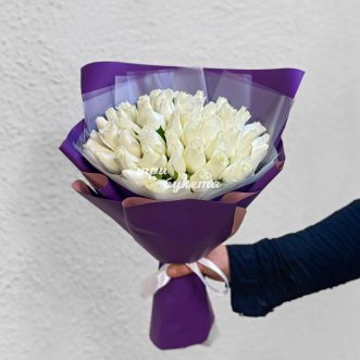 Букет 51 белая роза с оформлением Букет 51 белая роза с оформлением